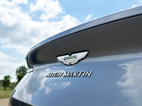 Aston Martin DB11 V12 30