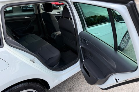 Volkswagen Golf MATCH TDI DSG - VAT Q - APPLE CAR PLAY -ADAPTIVE CRUISE -ROOFBARS 31
