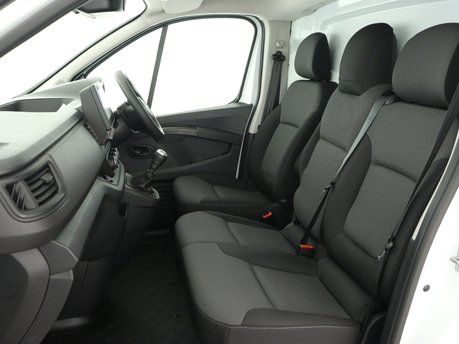 Nissan Primastar PRIMASTAR 30 L2H1 110 ACENTA 10
