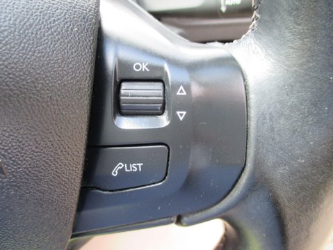 Peugeot 2008 1.2 PureTech Allure Premium Euro 6 (s/s) 5dr 33