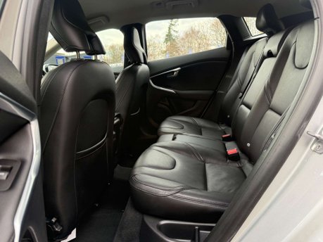 Volvo V40 1.6 V40 SE Luxury D2 Auto 5dr 38