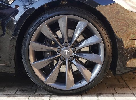 Tesla Model S S 90d 13