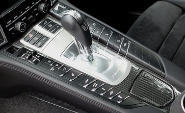 Porsche Panamera GTS 27