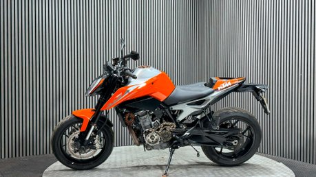 KTM Duke 2018 33K SPARES OR REPAIR PROJECT BIKE 790CC NAKED 4