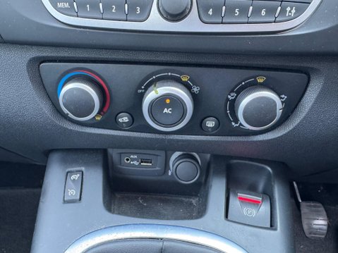 Renault Scenic 1.6 VVT Dynamique TomTom Euro 5 5dr 14