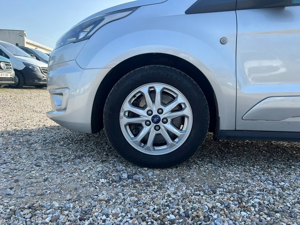 Ford Transit Connect AUTO SWB L1H1 Limited 200 Air Con Alloys Sensors EURO 6 NO VAT 22