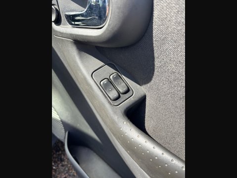 Vauxhall Corsa 1.4i 16v Design 5dr (a/c) 15