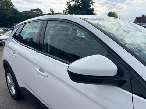 Vauxhall Grandland X 1.2 Turbo SE Euro 6 (s/s) 5dr 14