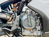 KTM Adventure 890 Adventure 9