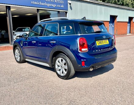 Mini Countryman 1.5 Countryman Cooper Auto 5dr 9