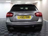 Mercedes-Benz GLA GLA 180 URBAN EDITION 8