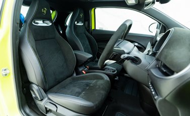 Abarth 500e Scorpionissima 13