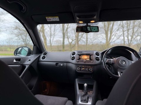 Volkswagen Tiguan 2.0 Tiguan R-Line TDI BlueMotion Technology 4Motion Semi-Auto 4WD 5dr 25