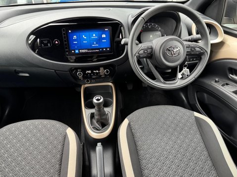 Toyota Aygo X VVT-I EDGE 14