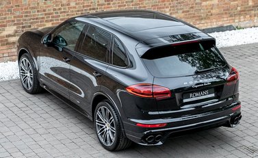 Porsche Cayenne Turbo 9