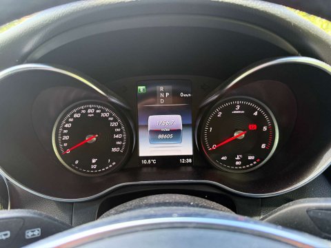 Mercedes-Benz GLC 3.0 GLC350d V6 AMG Line (Premium Plus) G-Tronic 4MATIC Euro 6 (s/s) 5dr 9