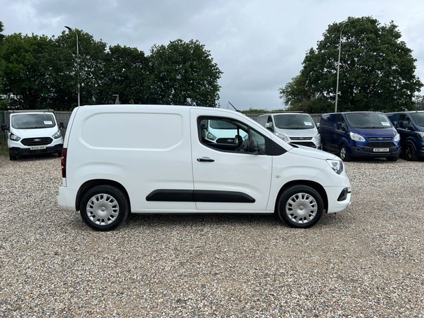 Vauxhall Combo SWB L1H1 Low Roof Sportive 2000 Air Con Sensors Nav EURO 6 NO VAT 5