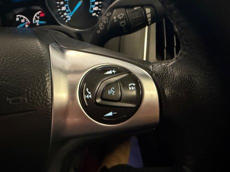 Ford Focus 1.0T EcoBoost Zetec S Euro 5 (s/s) 5dr 17