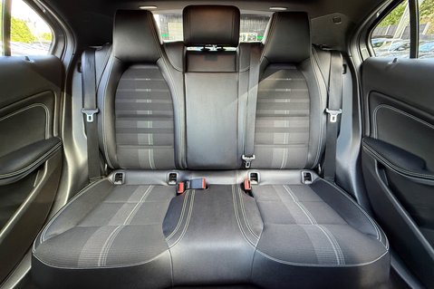 Mercedes-Benz A Class A 200 D SPORT EDITION PLUS - PANORAMIC SUNROOF - DAB DIGITAL RADIO 17