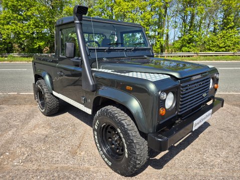 Land Rover Defender 90 TD5 COUNTY P/U 2
