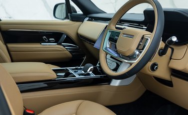 Land Rover Range Rover P440e AUTOBIOGRAPHY LWB 13