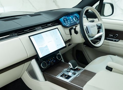 Land Rover Range Rover P440e Autobiography LWB PHEV 16
