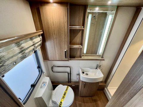 Coachman Laser 675 22