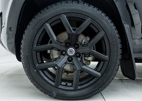 Land Rover Defender 90 D250 X-Dynamic SE URBAN 