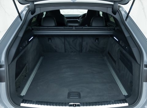 Audi RS6 Avant Carbon Black 40