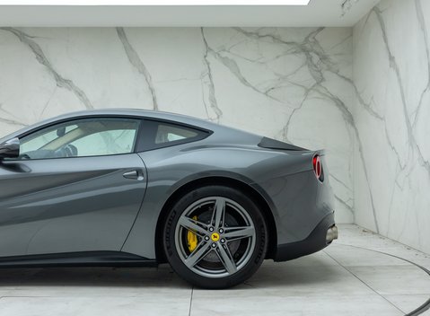Ferrari F12 Berlinetta 34