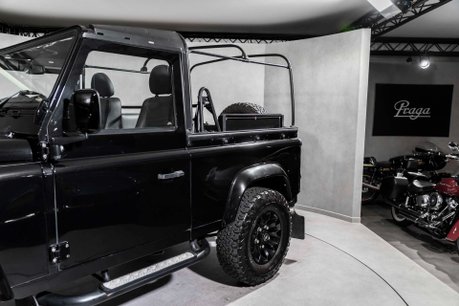 Land Rover Defender 90 TD SOFT TOP XS. MOMO WHEEL. HEATED SEATS. ALPINE STEREO. REAR BENCH SEATS. 40