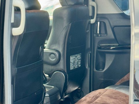 Toyota Alphard GOLDEN EYES II TWIN SUNROOF GRADE 4B WOW 65