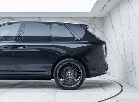 Rolls-Royce Cullinan Series II Black Badge 41