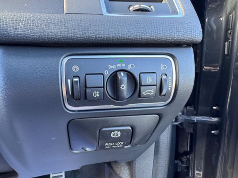 Volvo XC60 2.0 D4 R-Design Nav Geartronic Euro 6 (s/s) 5dr 64