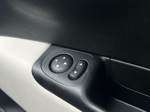 Fiat 500 DOLCEVITA PLUS MHEV 32