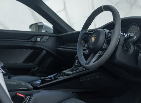 Porsche 911 GT3 RS (992) 13