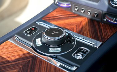 Rolls-Royce Dawn 19