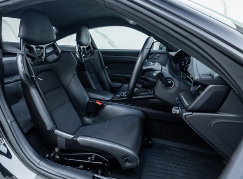 Porsche 911 GT3 TOURING (992) 15