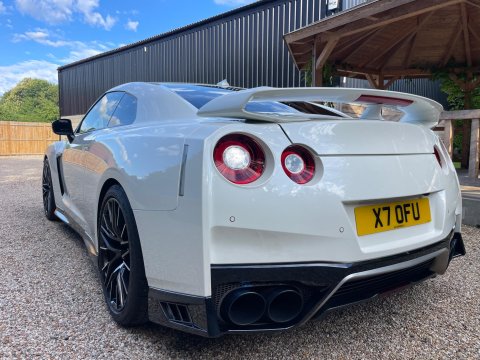 Nissan GT-R 3.8 V6 Recaro Coupe 2dr Petrol Auto 4WD Euro 6 (570 ps) 12