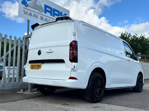 Volkswagen Transporter 2.0 TDI T30 Commerce Plus Panel Van 5dr Diesel Auto FWD SWB Euro 6 (s/s) (1 41