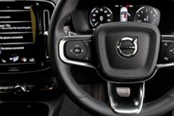 Volvo XC40 B4 R-DESIGN MHEV 18