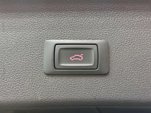 Audi RS4 4.2 FSI V8 Estate 5dr Petrol S Tronic quattro Euro 5 (450 ps) 48