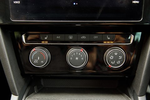 Volkswagen Passat SEL TSI EVO DSG 30