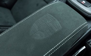 Porsche 911 Carrera GTS (992) 25