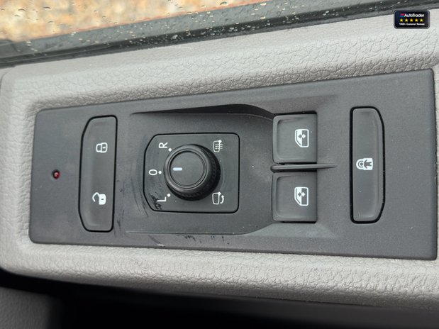 Volkswagen Transporter Crew Cab SWB L1H1 Highline Twin Side Doors SELECT 27