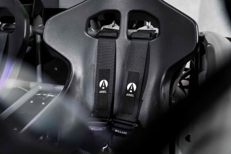 Ariel Atom 4. 350 BHP UPGRADE. 6-SPEED MANUAL. ÖHLINS DAMPERS. 17