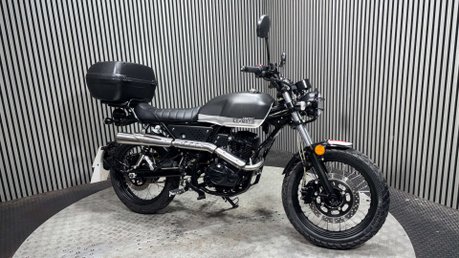 Lexmoto Tempest 2024 ONLY 2K TOP BOX 125CC MOT WARRANTY LEARNER BIKE 2