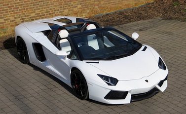 Lamborghini Aventador LP 700-4 Roadster 9