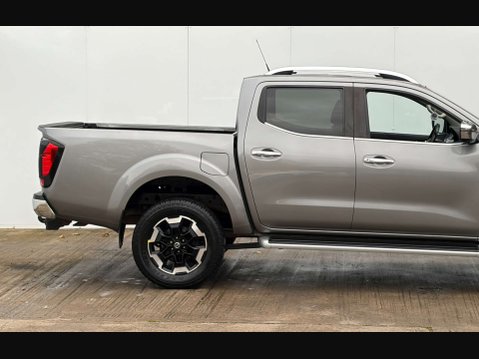 Nissan Navara 2.3 Navara Tekna dCi 4WD 5dr 15