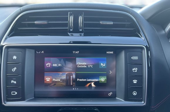 Jaguar F-Pace 3.0 V6 D300S AWD AUTO 47